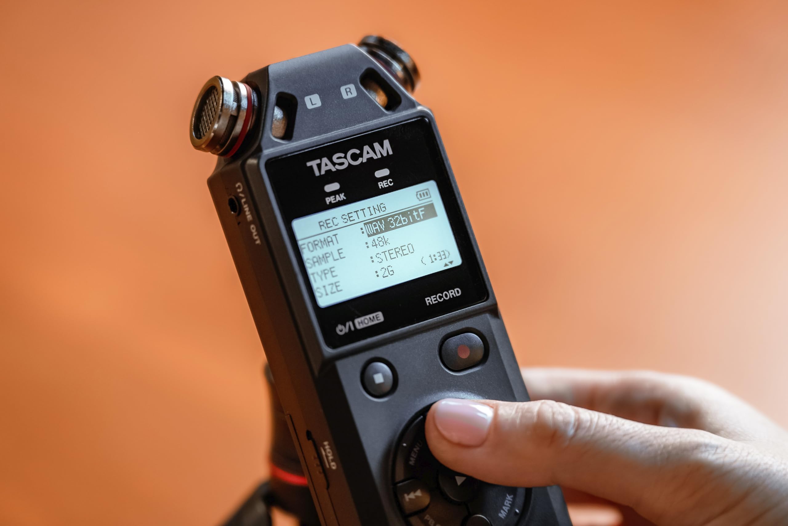 TASCAM DR-05XP - Gravador de Campo Portátil com Interface de Áudio